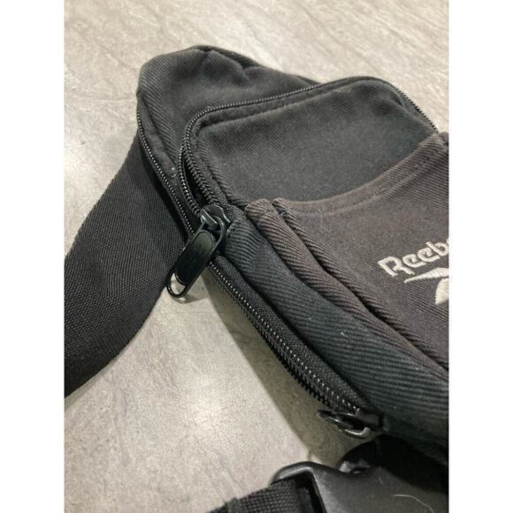 Reebok Classics Unisex Black Crossbody Sling Bag Adjustable Strap Zip Closure - Picture 8 of 11